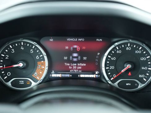 Used 2021 Jeep Renegade Latitude w/ Luxury Group I image 30