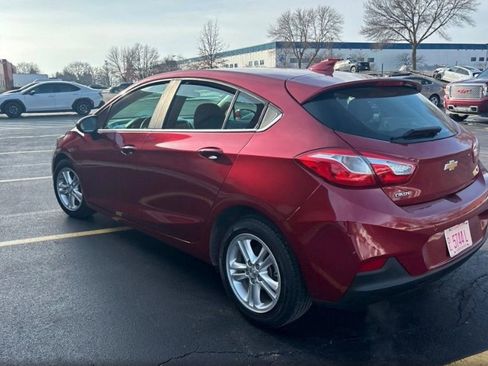 Used 2018 Chevrolet Cruze LT w/ Convenience Package image 8