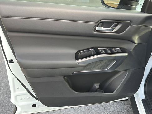 New 2026 Nissan Pathfinder SL w/ SL Premium Package FWD image 16