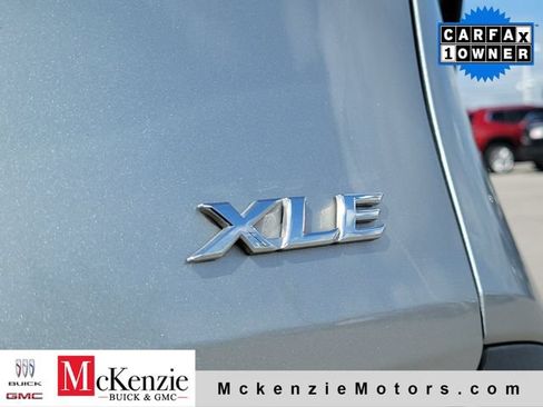 Used 2025 Toyota Sienna XLE FWD image 27