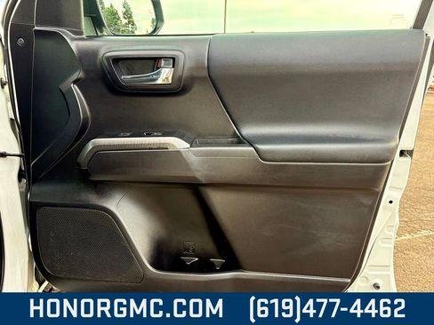 Used 2020 Toyota Tacoma TRD Off-Road image 25