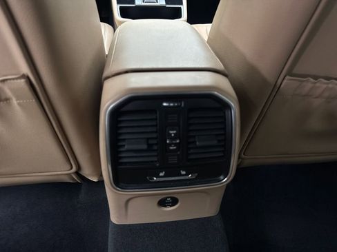 Used 2023 Porsche Macan AWD/4WD image 70