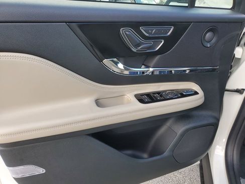 New 2026 Lincoln Corsair Reserve image 18