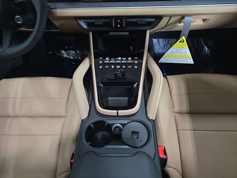 Certified 2026 Porsche Cayenne AWD/4WD image 20
