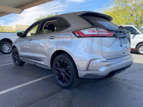 Used 2023 Ford Edge SE w/ Black Appearance Package AWD/4WD image 2