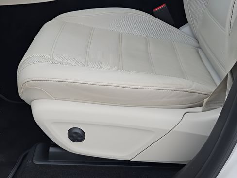Used 2022 Mercedes-Benz GLE 350 4MATIC image 34