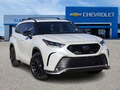 Used 2023 Toyota Highlander XSE