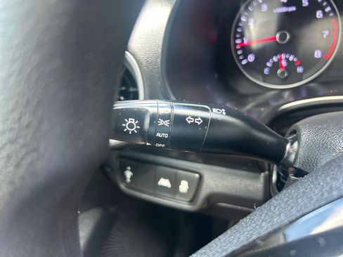 Used 2019 Kia Forte LXS FWD image 17