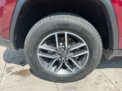 Used 2019 Jeep Grand Cherokee Limited w/ Luxury Group II AWD/4WD image 14
