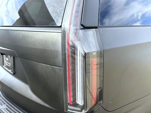 Certified 2025 Cadillac Escalade ESV Sport w/ Touring Package image 11