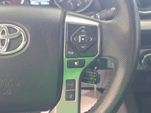 Used 2022 Toyota Tacoma SR5 AWD/4WD image 14