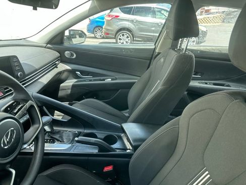 Used 2023 Hyundai Elantra SEL FWD image 8
