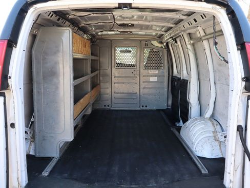 Used 2017 Chevrolet Express 2500 image 14