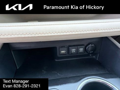Used 2020 Toyota Highlander XLE FWD image 27