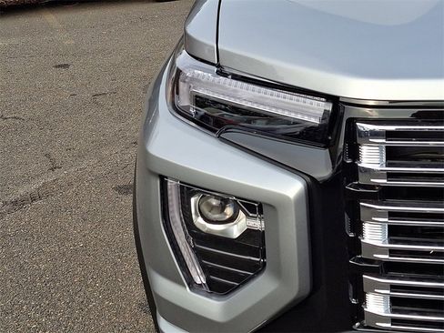 New 2026 GMC Canyon Denali image 6