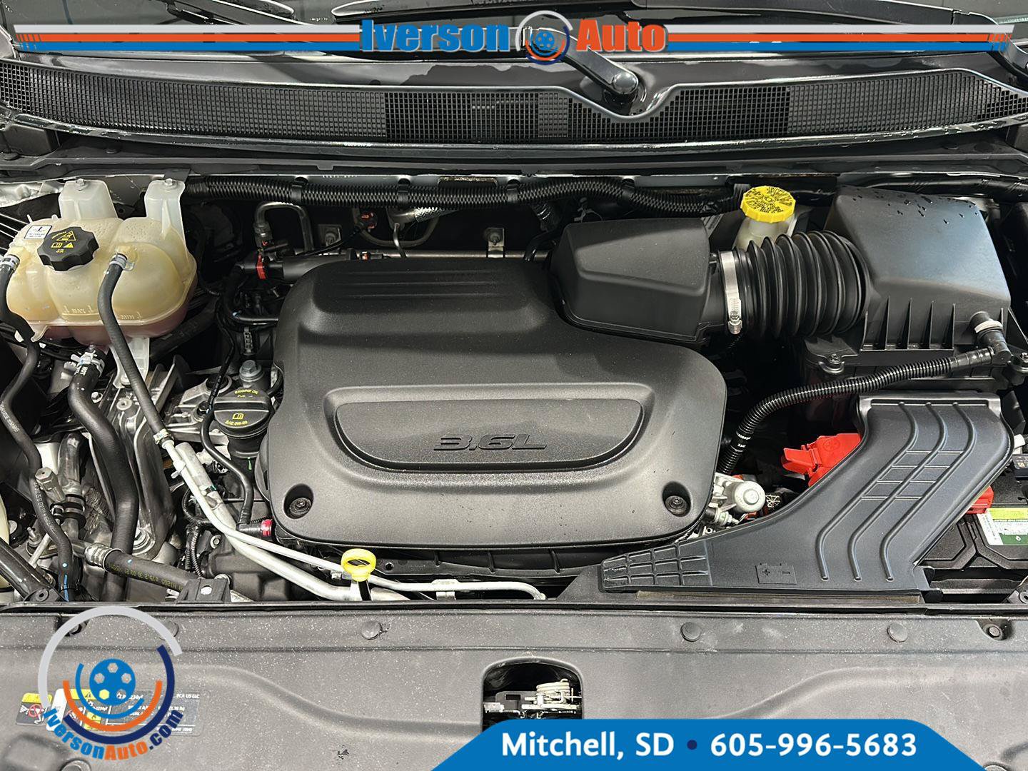 Used 2023 Chrysler Voyager LX FWD image 10