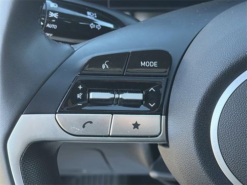 Certified 2025 Hyundai Elantra SEL image 23