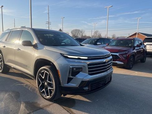 Used 2025 Chevrolet Traverse High Country w/ LPO, Floor Liner Package image 3