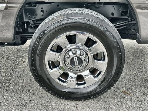 Used 2024 Ford F250 Lariat w/ Lariat Ultimate Package AWD/4WD image 32