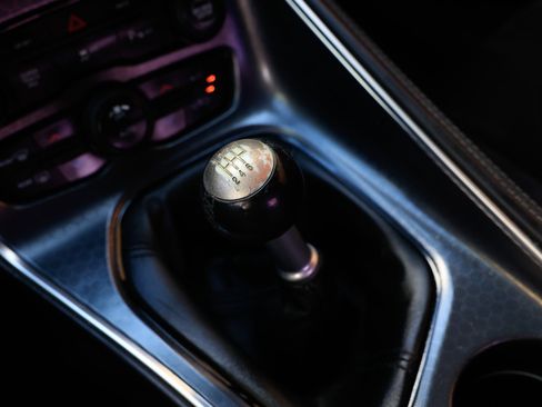 Used 2015 Dodge Challenger R/T Scat Pack w/ Scat Pack Appearance Package image 43