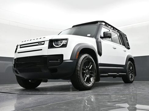 Used 2023 Land Rover Defender 110 S AWD/4WD image 20