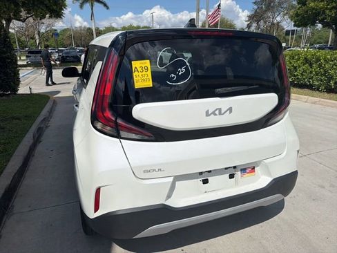Used 2023 Kia Soul LX image 12