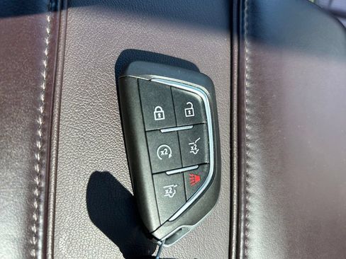 Used 2022 Cadillac Escalade Premium Luxury Platinum RWD image 38