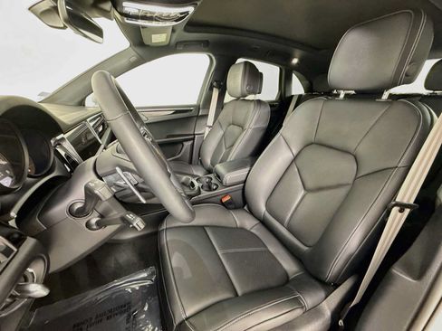 Certified 2026 Porsche Macan S AWD/4WD image 5