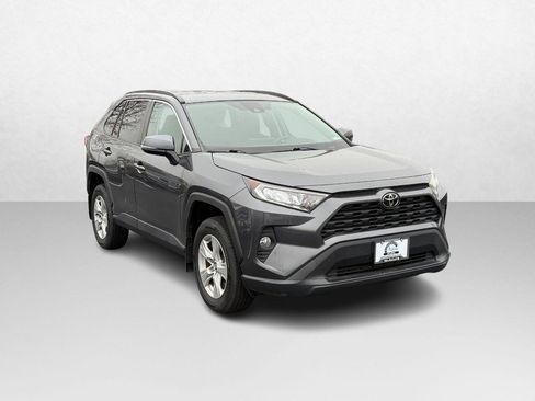 Used 2021 Toyota RAV4 XLE image 9