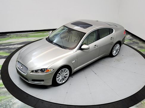 Used 2012 Jaguar XF Portfolio RWD image 34