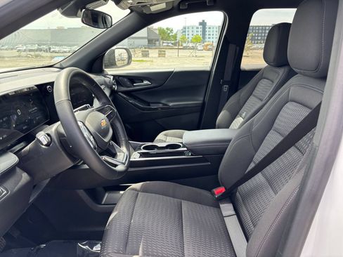 Used 2025 Chevrolet Equinox LT FWD image 25
