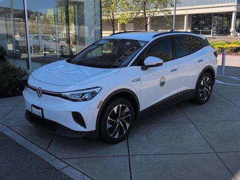 Used 2022 Volkswagen ID.4 Pro image 1