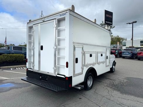 Used 2022 Chevrolet Express 3500 w/ Power Convenience Package RWD image 7