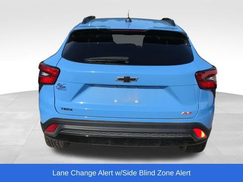 Used 2024 Chevrolet Trax RS w/ Driver Confidence Package FWD image 9