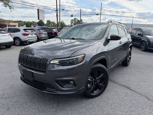 Used 2021 Jeep Cherokee Latitude Plus AWD/4WD image 2