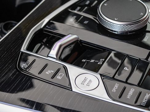 New 2026 BMW X5 xDrive50e w/ M Sport Package AWD/4WD image 19