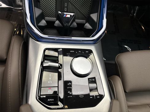 Used 2025 BMW X3 xDrive30i w/ Premium Package image 23