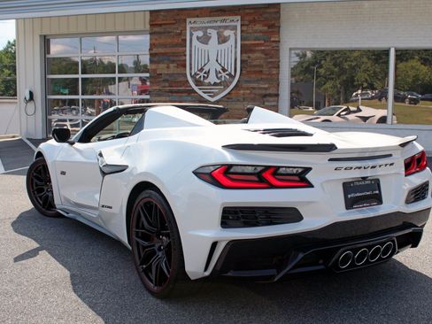 Used 2023 Chevrolet Corvette Z06 RWD image 27