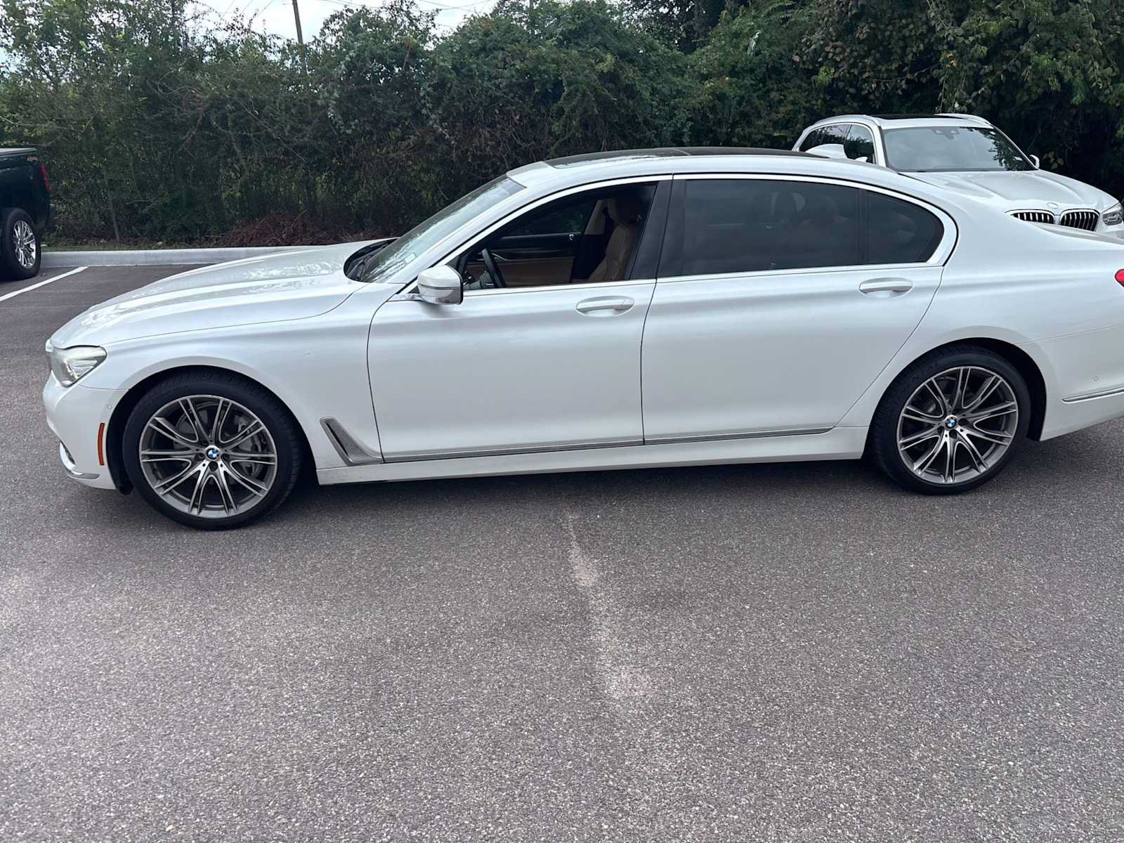 Used 2016 BMW 740i RWD image 2