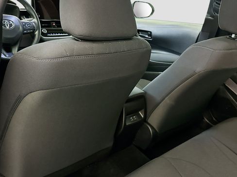 Used 2025 Toyota Corolla LE image 28