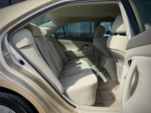 Used 2011 Toyota Camry FWD image 13