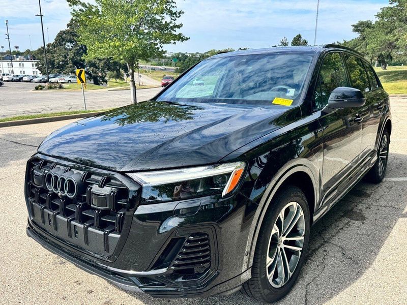 Certified 2025 Audi Q7 2.0T Premium Plus w/ Premium Plus Package image 1