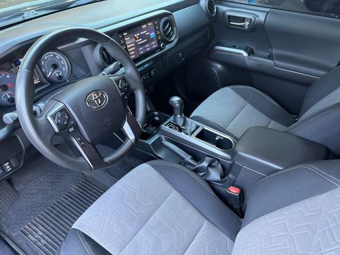 Used 2022 Toyota Tacoma TRD Off-Road w/ Black Out Package (TMS) AWD/4WD image 13