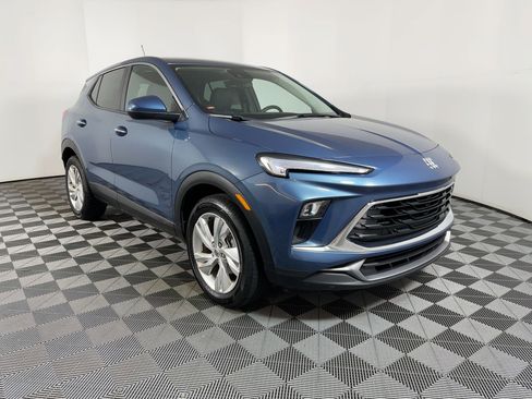 Used 2025 Buick Encore GX Preferred w/ Comfort Package image 5