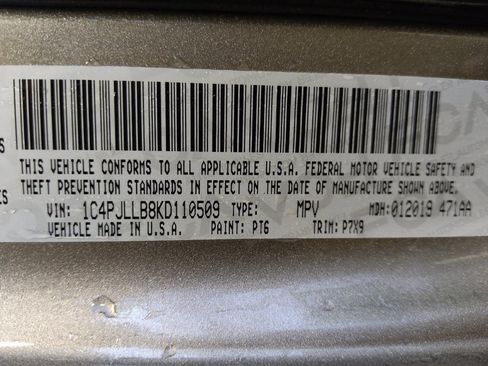 Used 2019 Jeep Cherokee Latitude Plus w/ Comfort/Convenience Group image 33