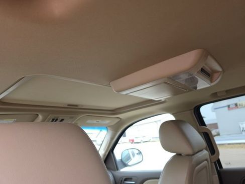 Used 2014 Chevrolet Tahoe LT w/ Luxury Package AWD/4WD image 11