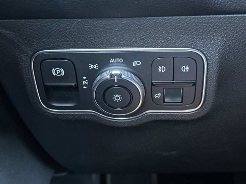 Certified 2022 Mercedes-Benz GLB 250 image 31
