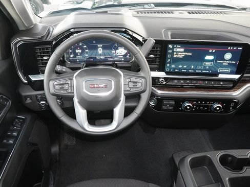 Used 2024 GMC Sierra 1500 SLE image 29