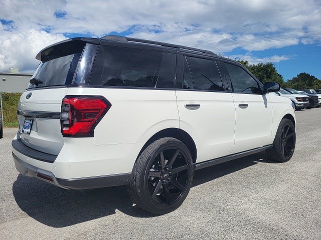 Used 2024 Ford Expedition Limited AWD/4WD image 2
