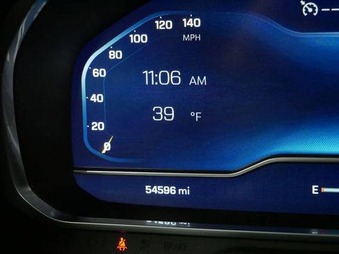 Used 2023 Chevrolet Suburban Premier image 29